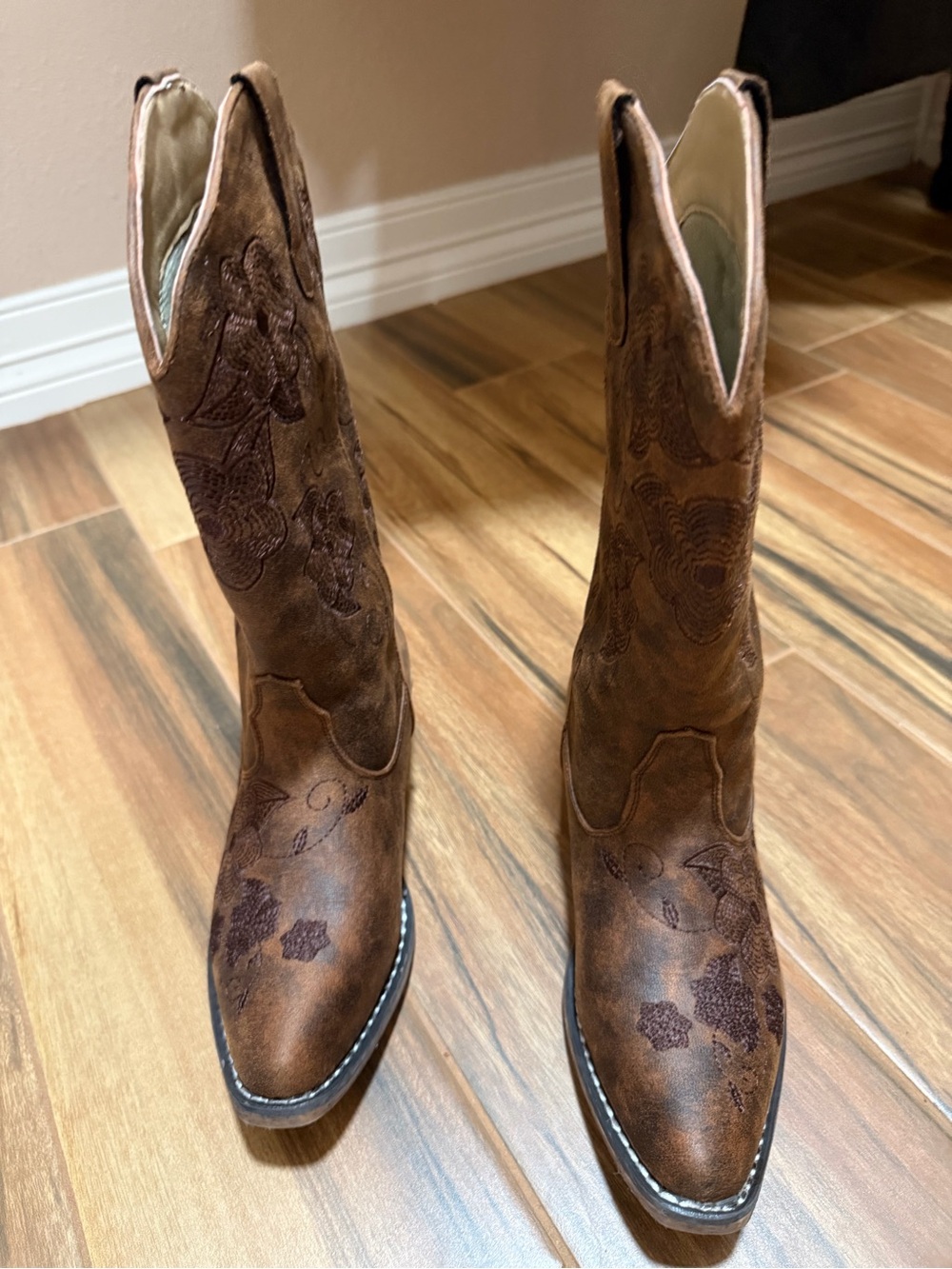 Roper Brown Embroidered Western Heeled Boots